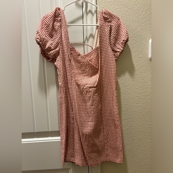 red dress - Picture 1 of 4